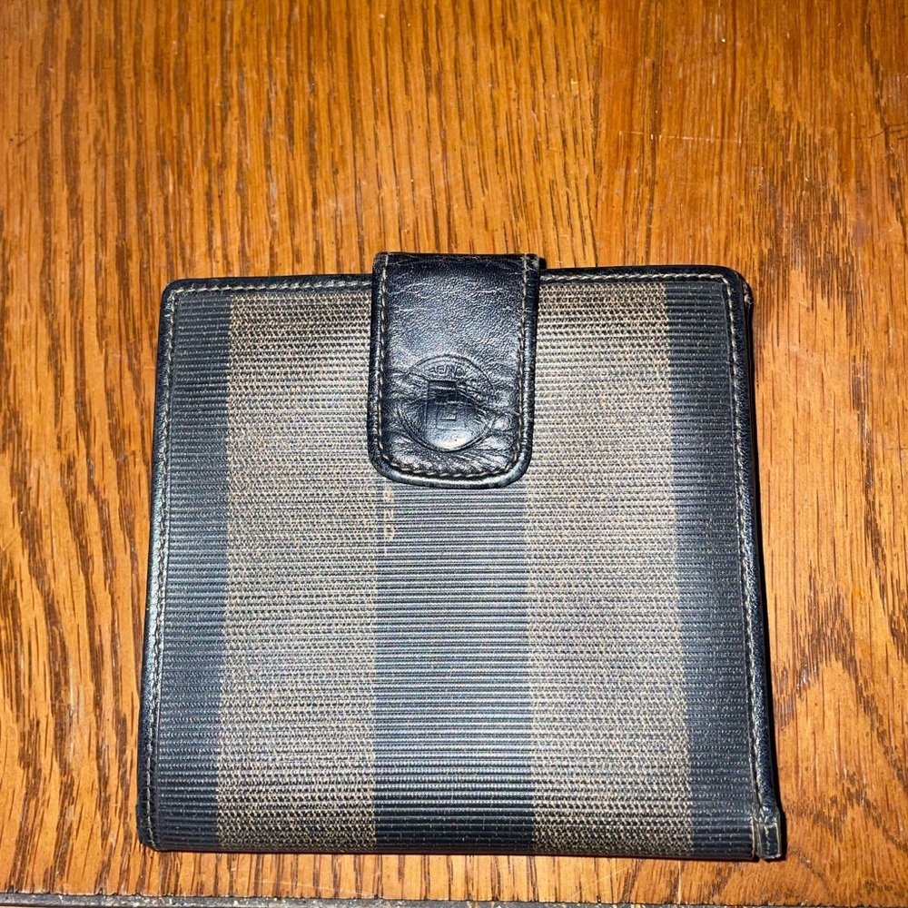 Fendi Men’s Black and Gray Wallet - Picture 3 of 6